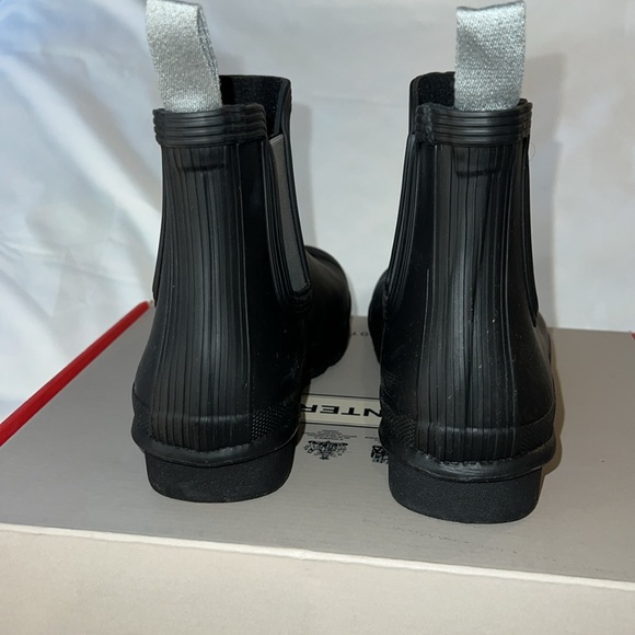 Hunter Tundra Black Booties, Size 8. Waterproof. New in Box - Picture 7 of 10